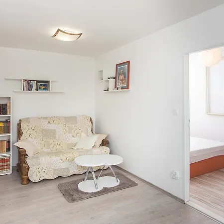Apartment Square *