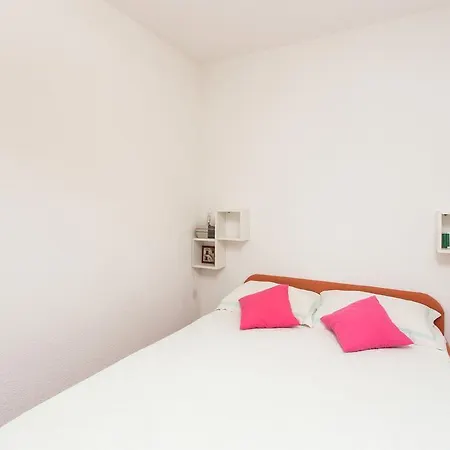 Apartment Square